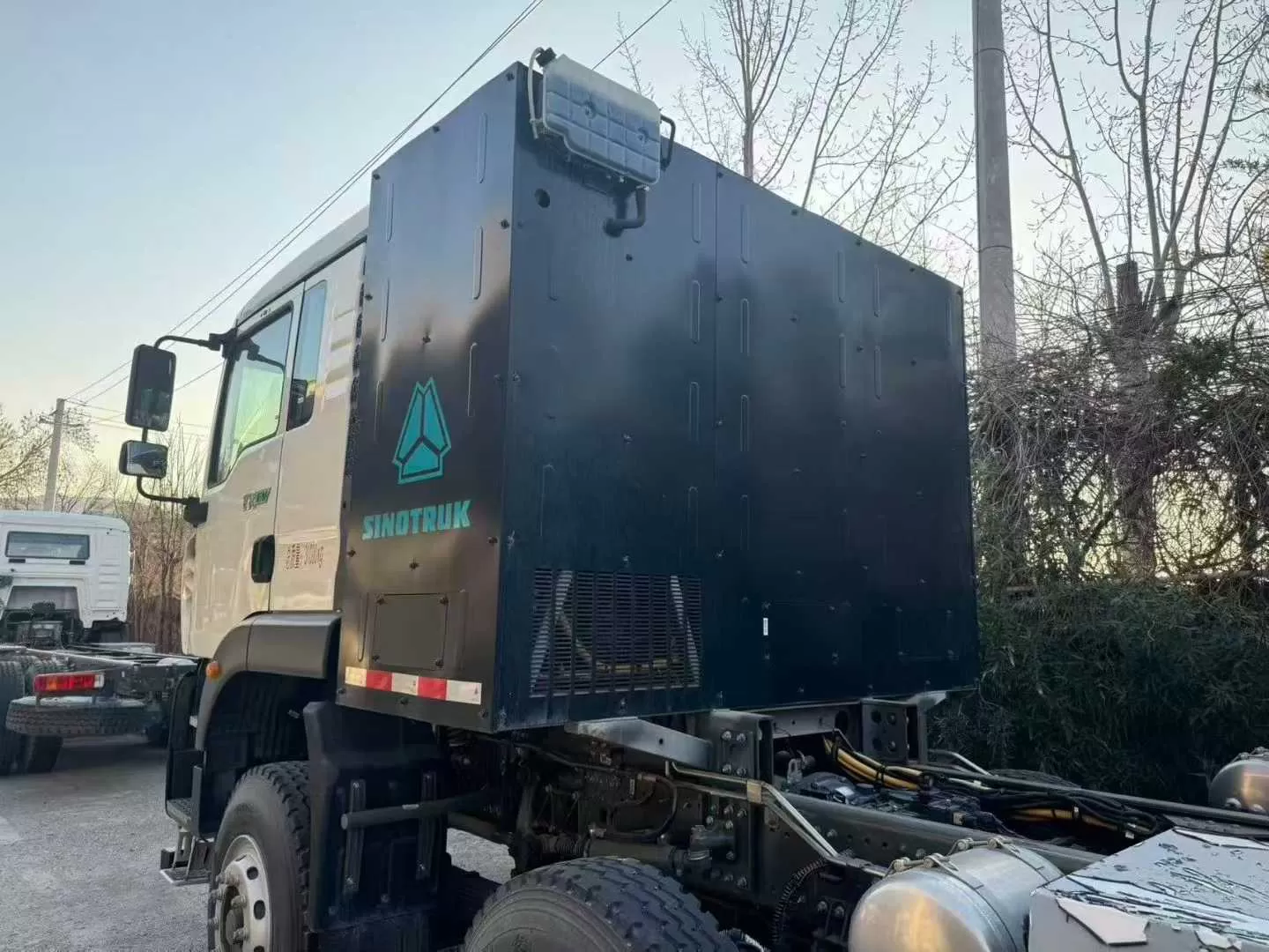 Bán xe đầu kéo Sinotruk Howo TX 6×4 đã qua sử dụng tại Trung Quốc