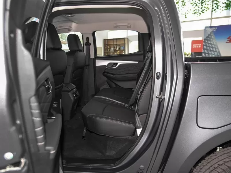Bán tải Diesel Isuzu D-MAX Cross-Country 3.0T 4X4 từ Trung Quốc