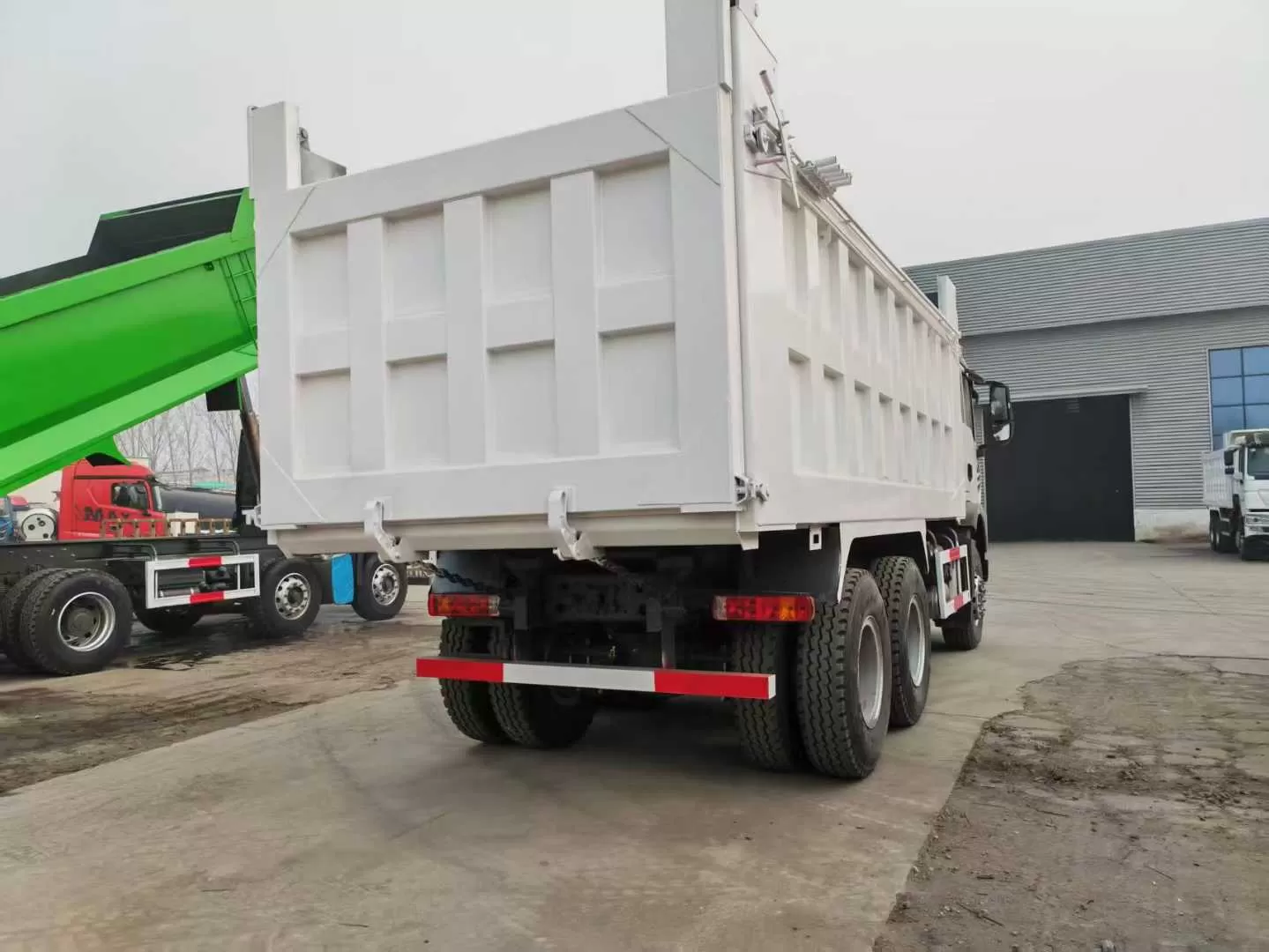 Xe ben công trình Sinotruk Howo TX 6×4