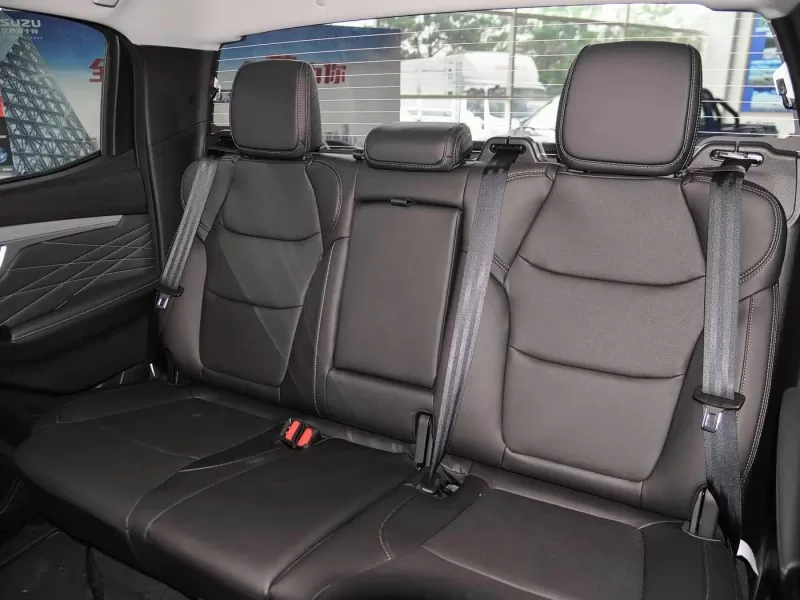 Bán tải Diesel Isuzu D-MAX Cross-Country 3.0T 4X4 từ Trung Quốc